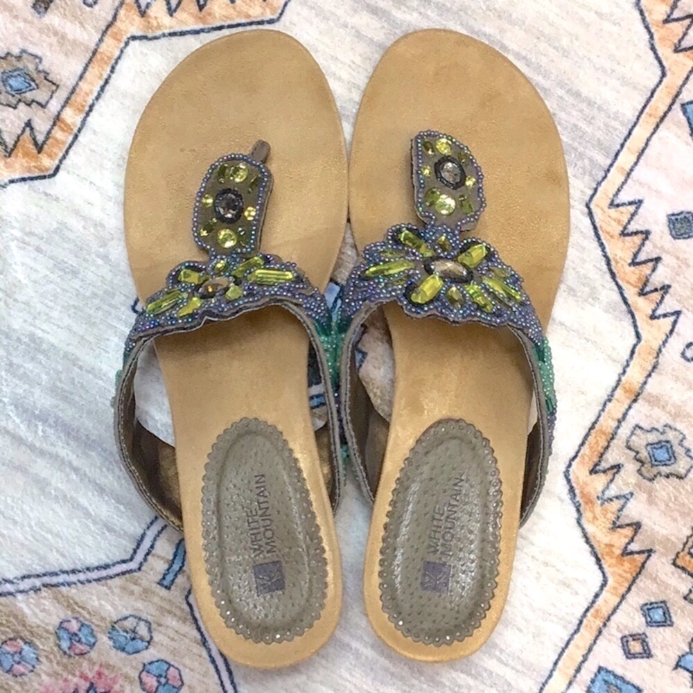 🦚 White Mountain Neato Beaded Leather Wedge Heel Thong Sandals Sz.9